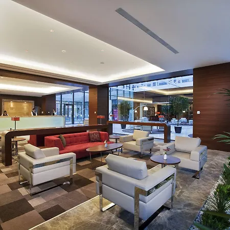 Hilton Garden Hotel 5*