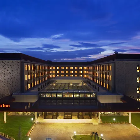Hilton Garden Otel 5*